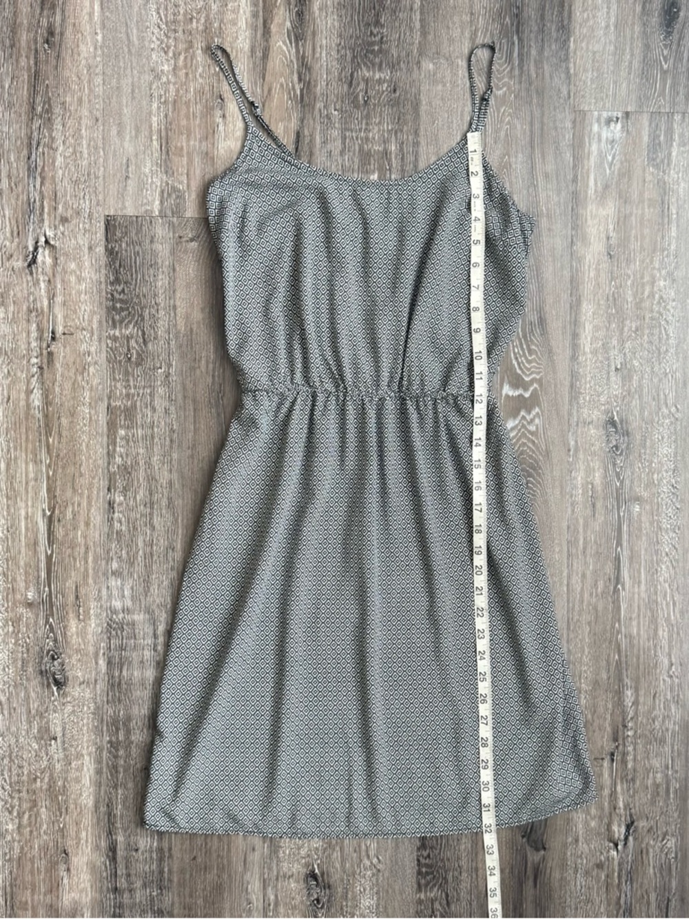 🐻 2/$25 • Old Navy | LIKE NEW • Black & White Geometric Dress - Picture 5 of 7